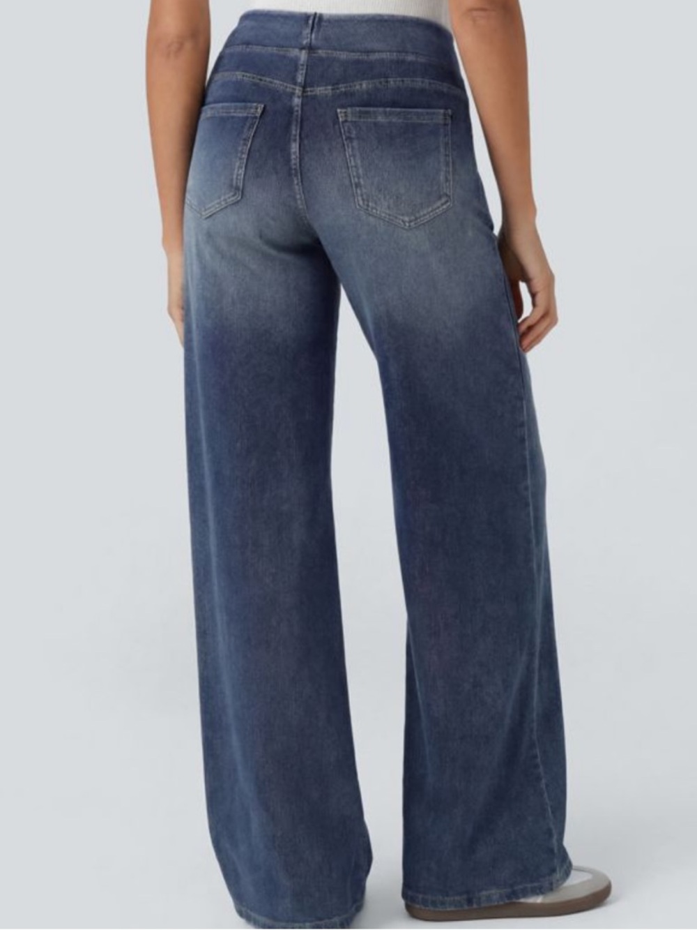 HALARA Wide-Leg Jeans in Dark Blue Wash